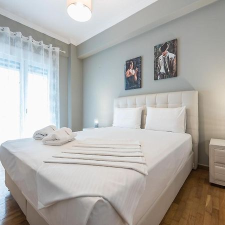 Modern City Apartment By Cloudkeys เอเธนส์ ภายนอก รูปภาพ